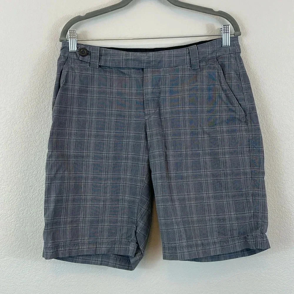 The North‎ Face 100% cotton gray checkered shorts size 8